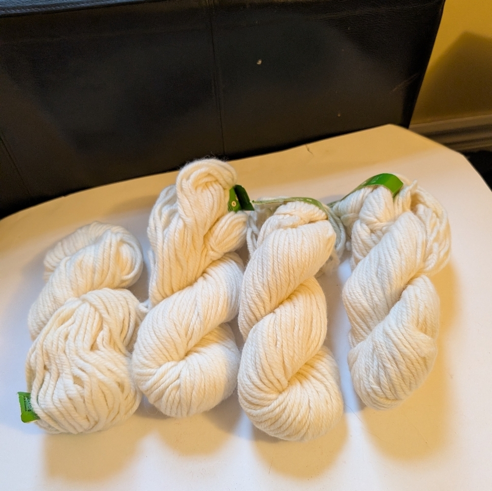 Cream Yarn Skeins 4 X 113 Grams BNWT